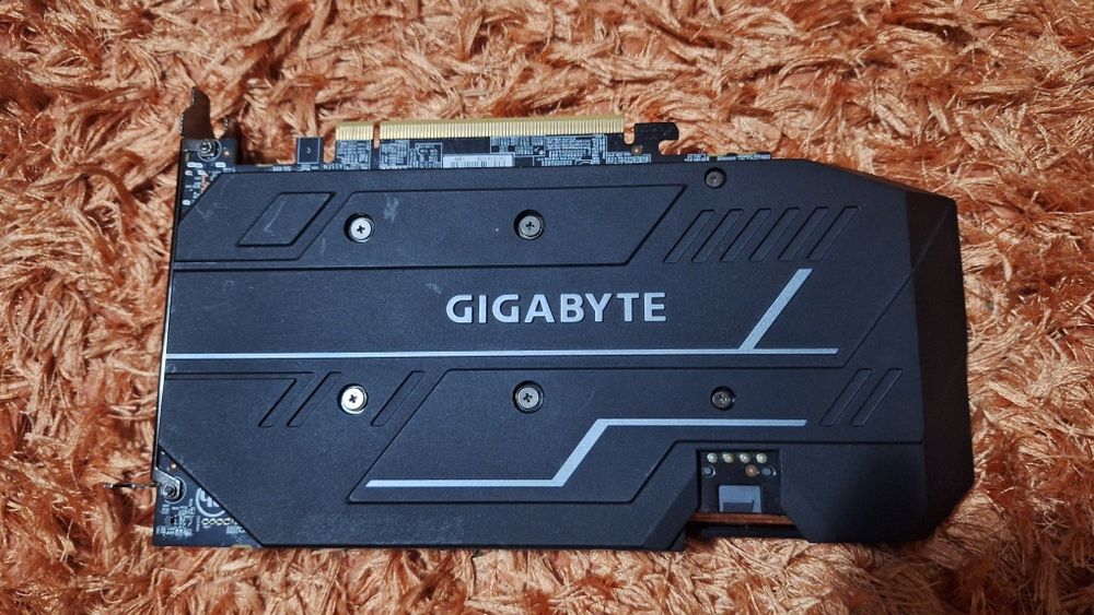 Vând placă video rtx 2060 6gb