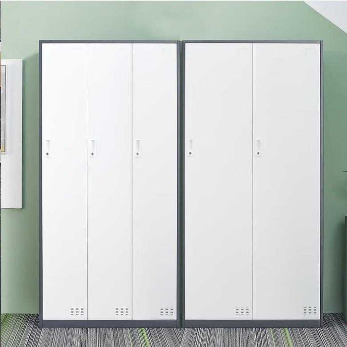 Гардеробный шкаф для раздевалок — прочная стальная конструкция \ optm