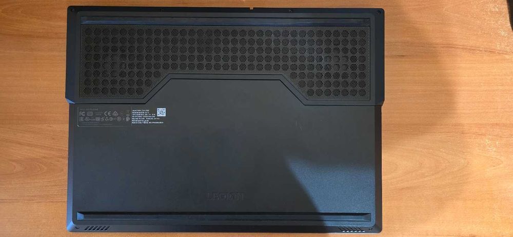 Legion i5-9300H, 17.3", 32 GB RAM, SSD M2 1 TB + 480 GB, GTX1650