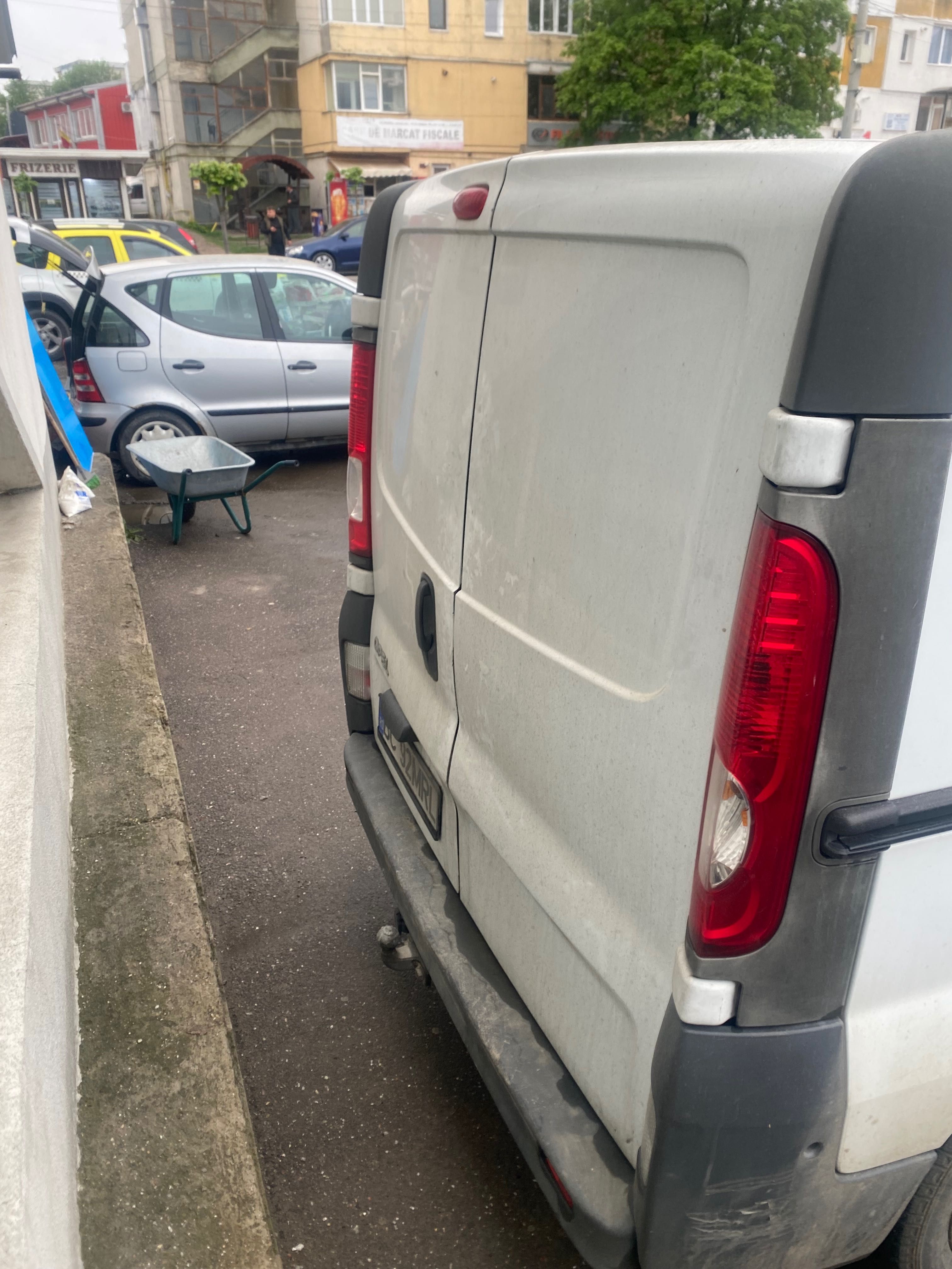 Vând Opel Vivaro