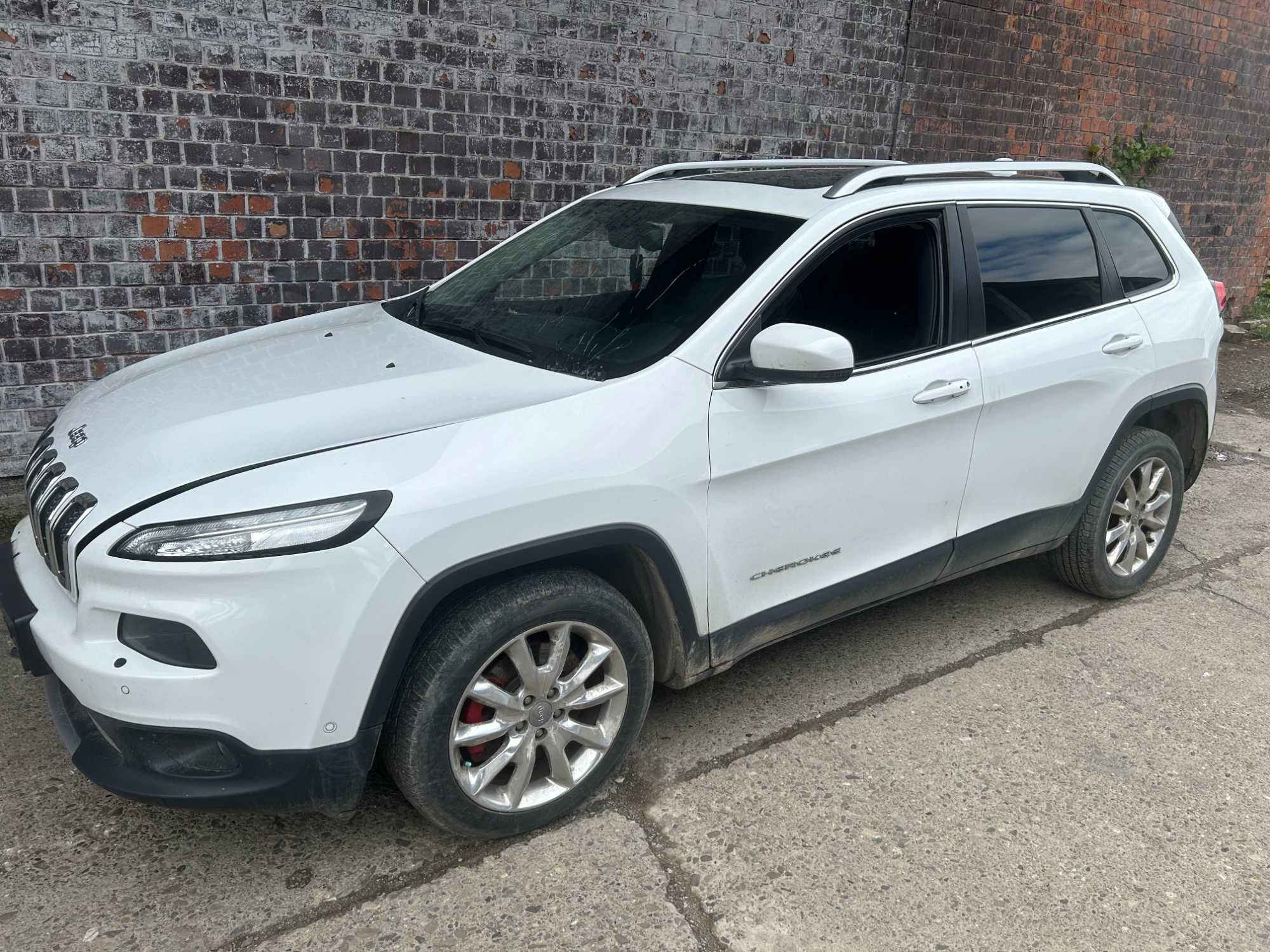 usa stanga spate si piese jeep cherokee 2013 2018 din dezmembrari