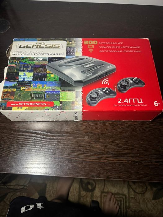Приставка"RETRO GENESIS MODERN WIRELESS" 300 встроенных игр
