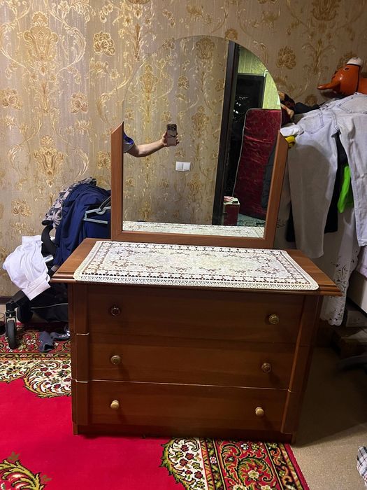 Mebel nabor sotiladi