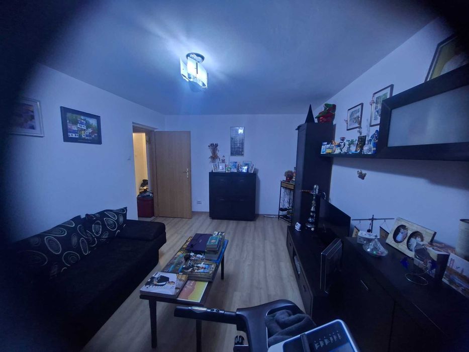 Apartament 3 camere decomadate, zona de jos