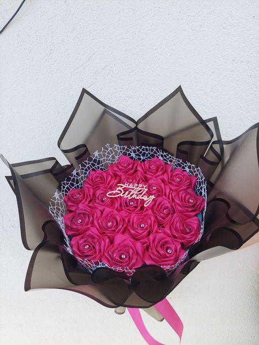 Букет от вечни сатенени рози