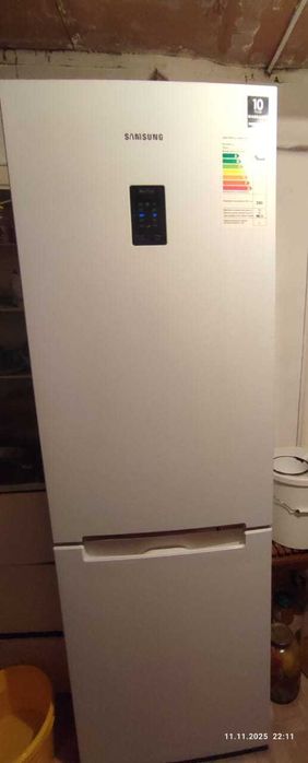 Холодильник Samsung