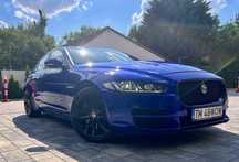 Jaguar Mașină aflată într-o stare excelentă, întreținută cu atenție. Interior