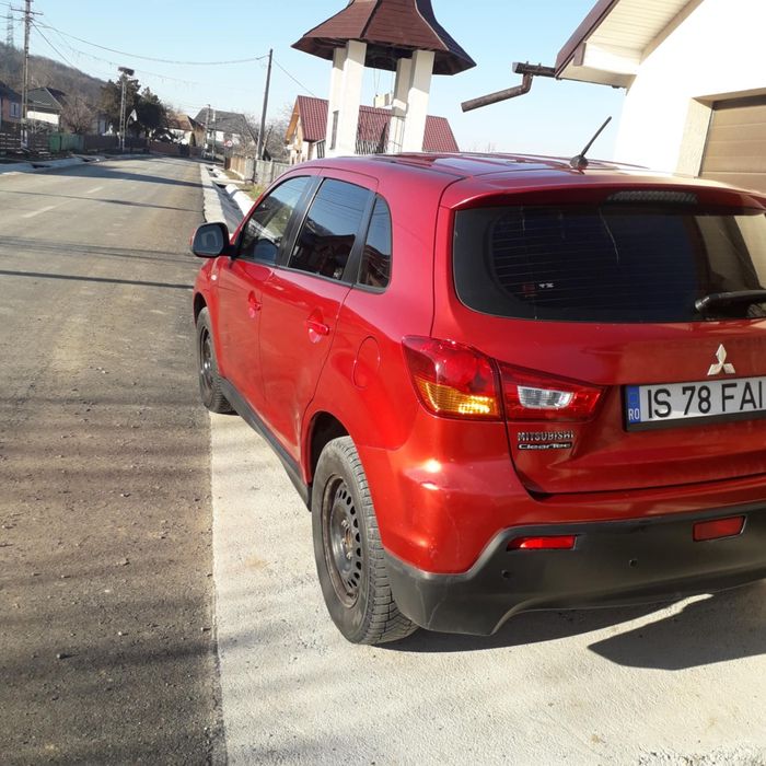 Vând Mitsubishi ASX 1.8