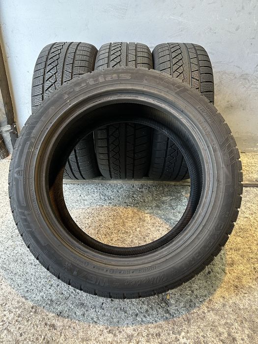 Гуми 235/50/18 PETLAS Explero Winter