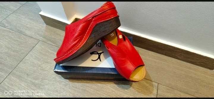 Papuci din piele cu talpa ortopedica noi