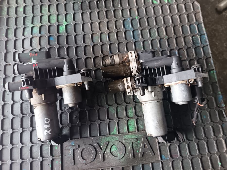 Клапан печки с доп. насосом на мерс 220 в хорошем состоянии