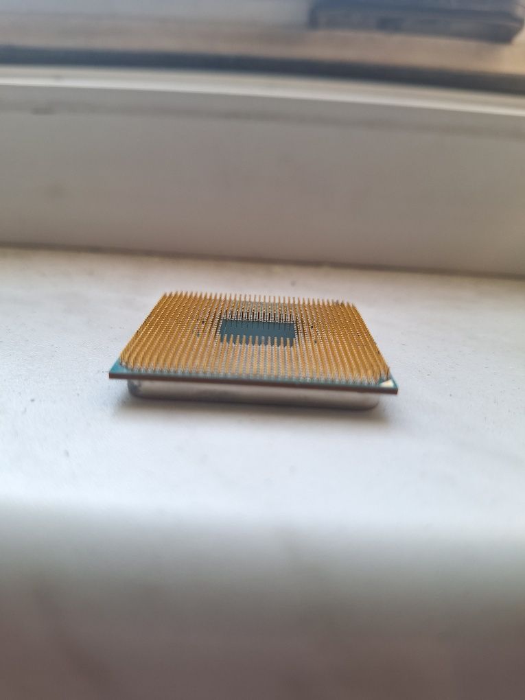 AMD RYZEN 3 3200 G