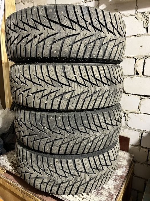 Продам шины зимние R17