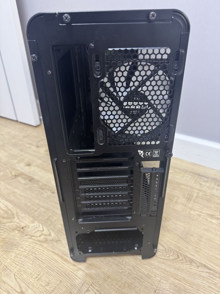 Корпус для компьютера Thermaltake view 28