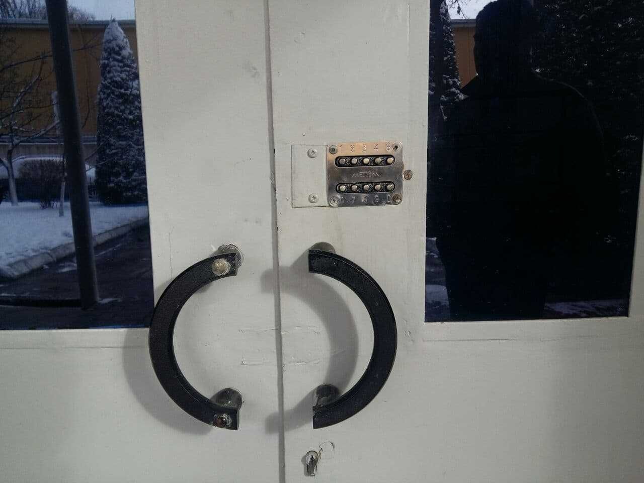 Кодовый замок механический на двери в подъезды домов. Замок Российский