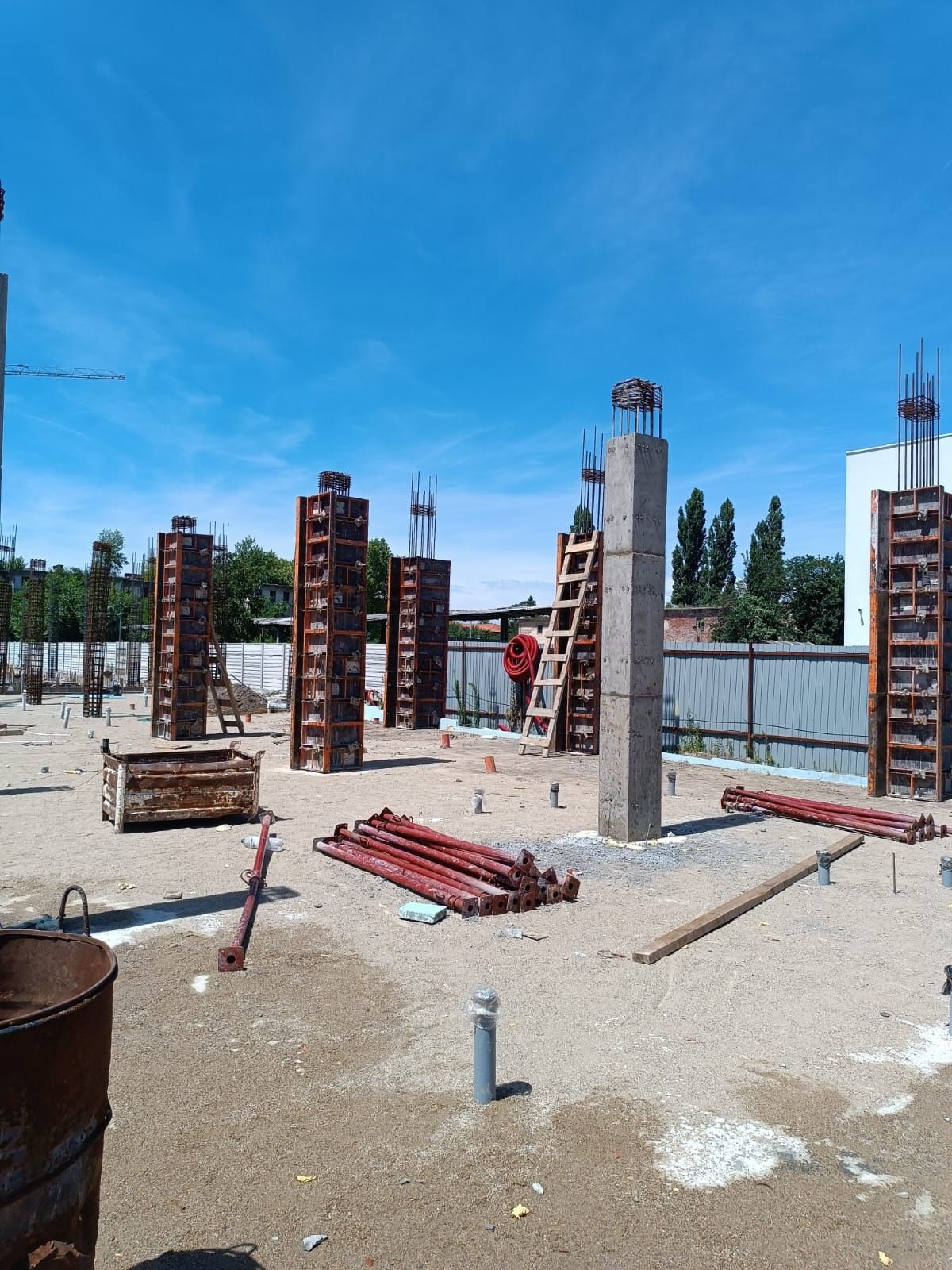 Construcții Rezidențiale cu Experiență – De la fundație la finisaje