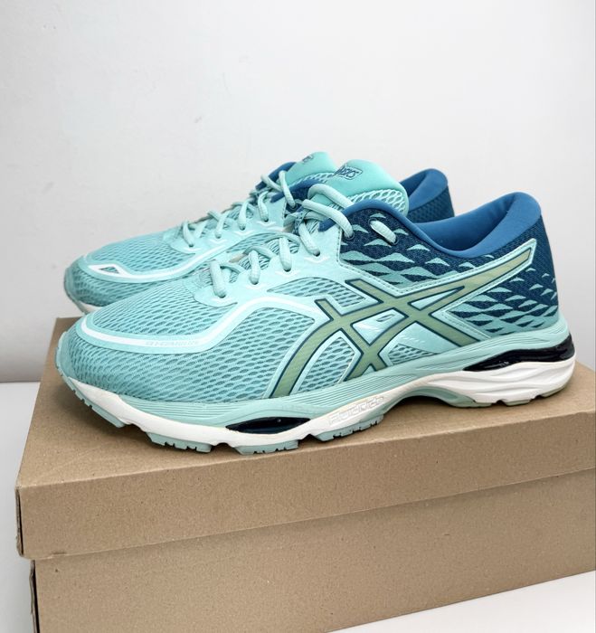 Asics Gel-Cumulus 18 (43.5) Маратонки