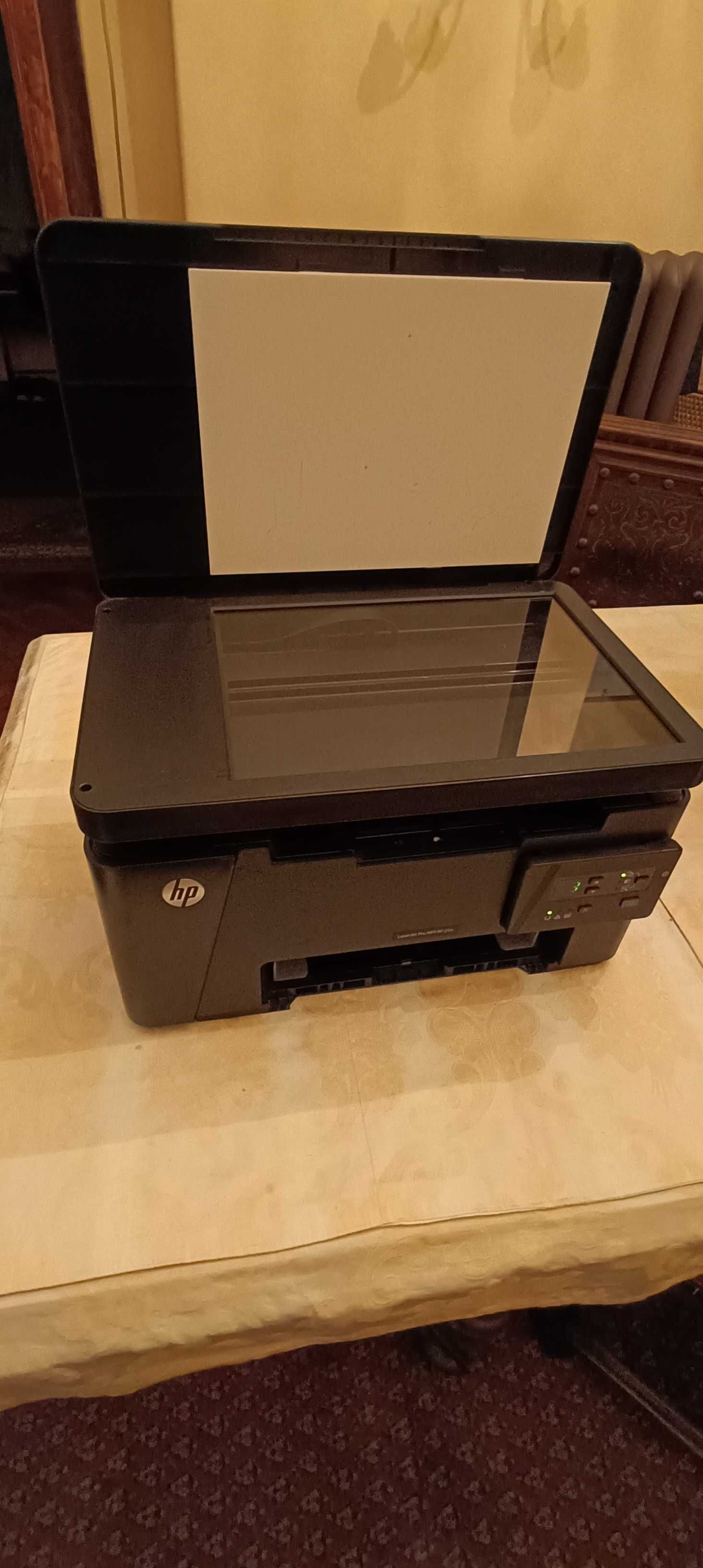 Imprimanta multifunctional HP Laserjet Pro MFP M125a copiator scanner