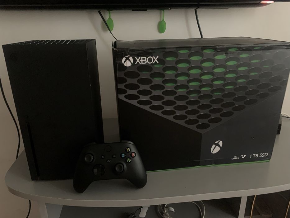 Xbox Series X 1TB (черный)