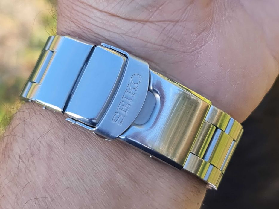 Seiko 5 Earth Voyager