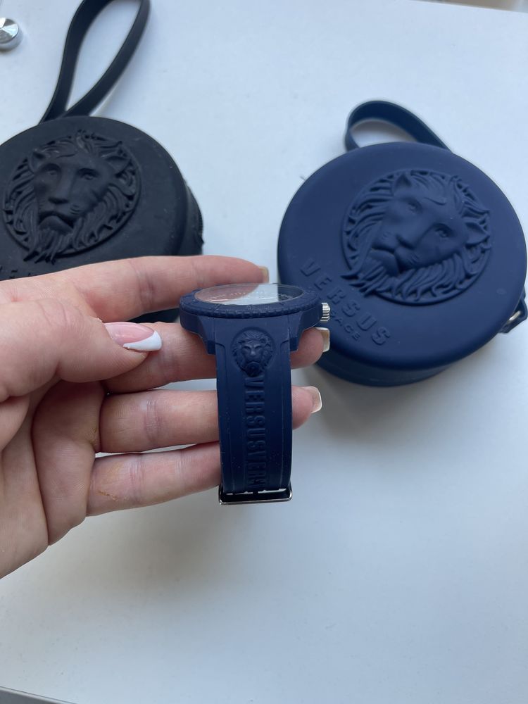 Часовник Versace Versus