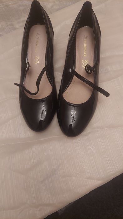 Женские туфли лаковые