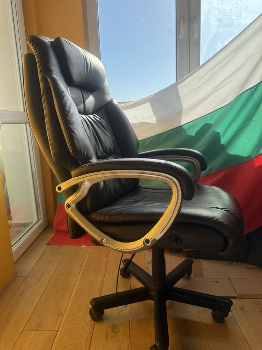 Директорски стол