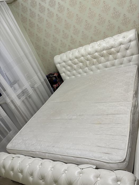 Кровать двуспальная