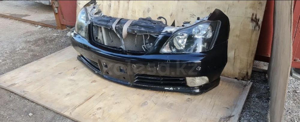 Продам передний бампер Маджеста