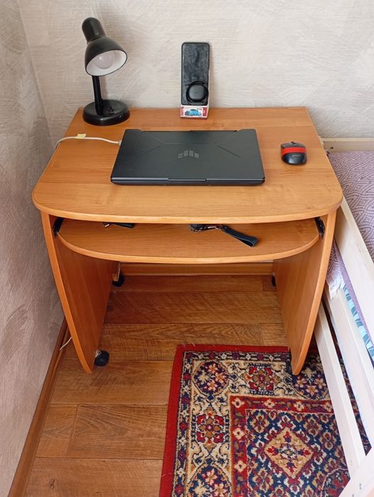 Стол для учёбы, компактный
