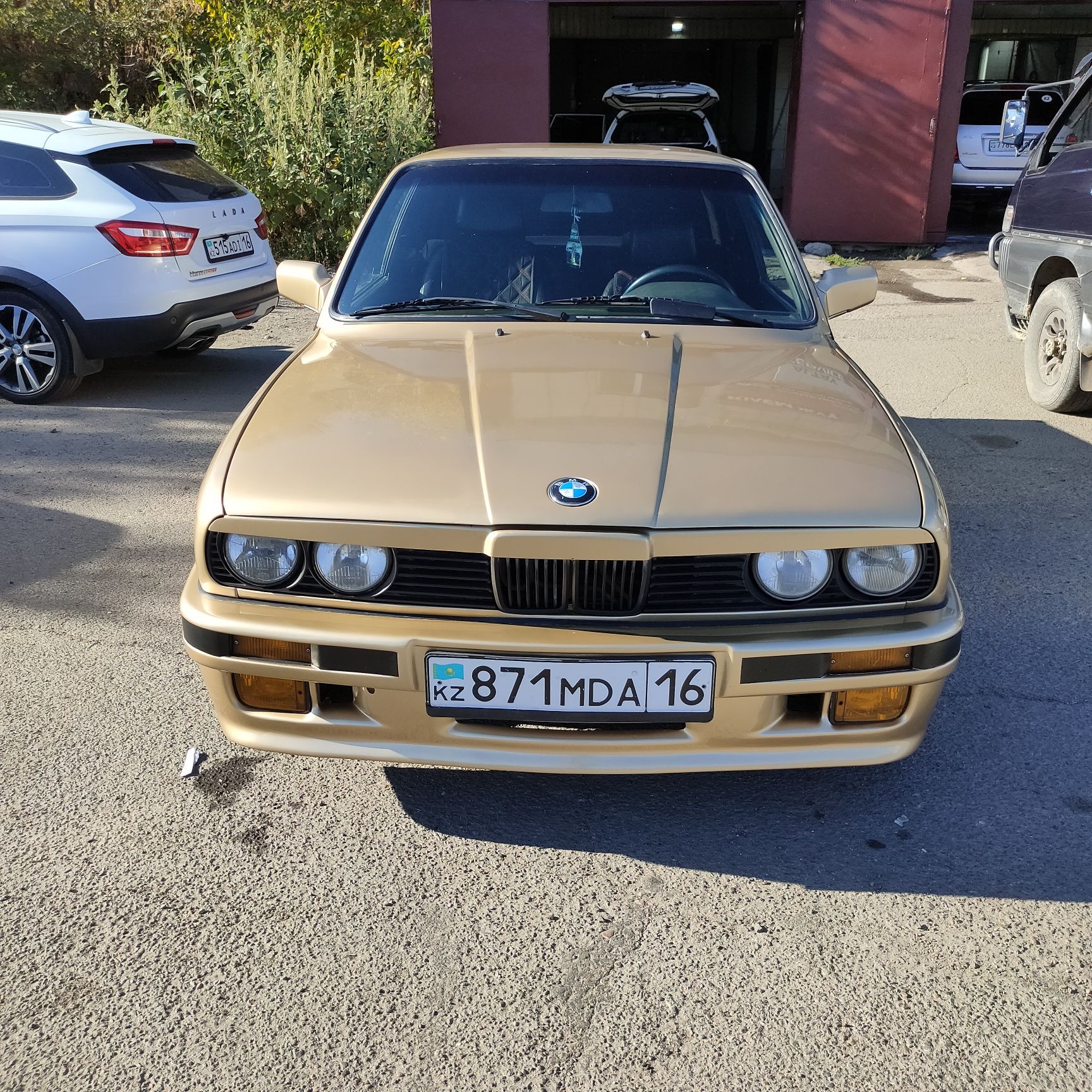 Продам автомобиль BMW E30