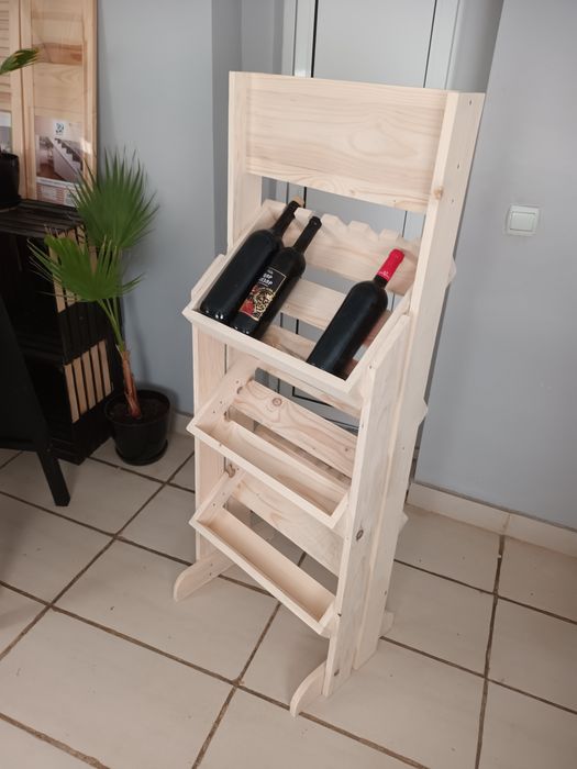 Каскаден стелаж  с дъска за брандиране