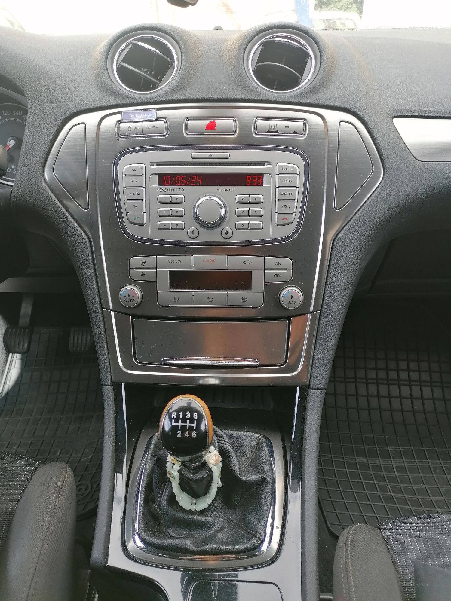 Vând Ford mondeo