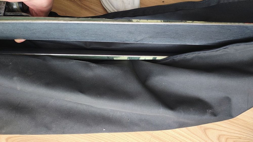 Skiuri Volkl Unlimited R1 cu clăpari Salomon, bețe, cască