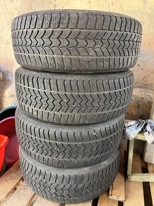 Set roti iarna Debica 205x55x16