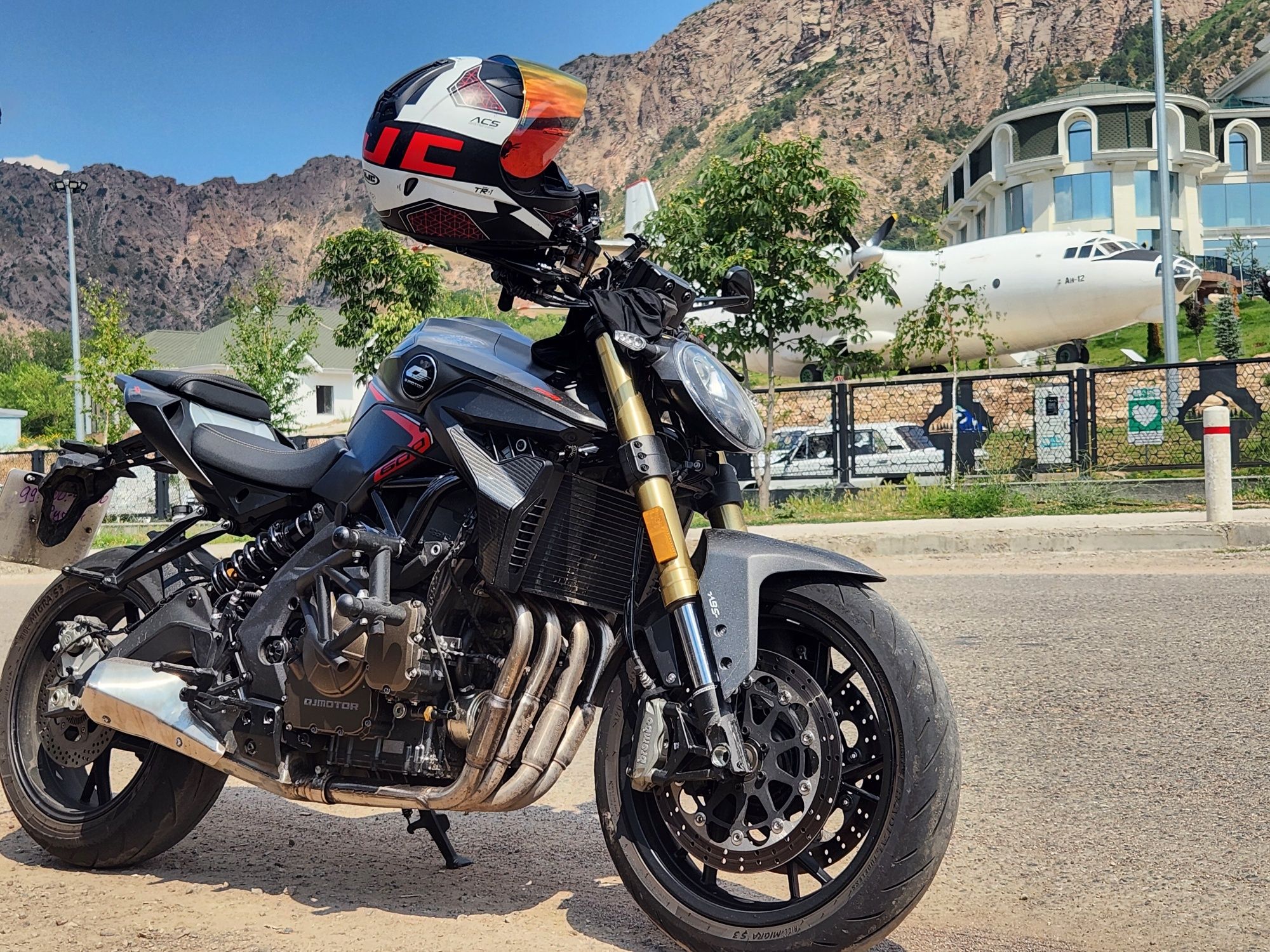 Мотоцикл QJmotor srk 600