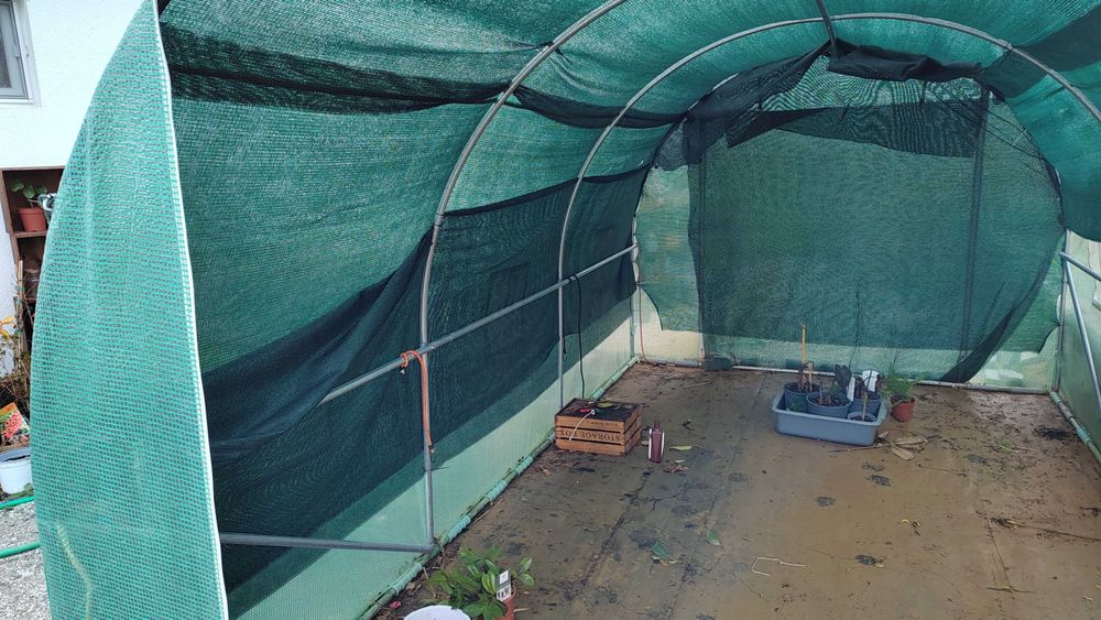 Продавам оранжерия 4х2.5х2.5