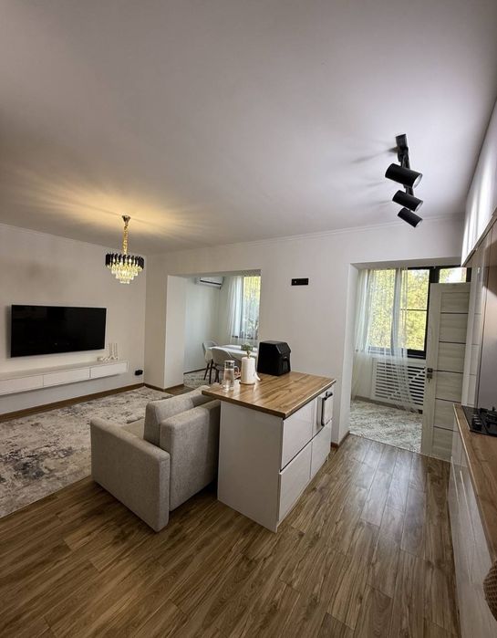 Срочно Продаётся Нукусская 2/4/4 с мебелью техникой ремонт евро !