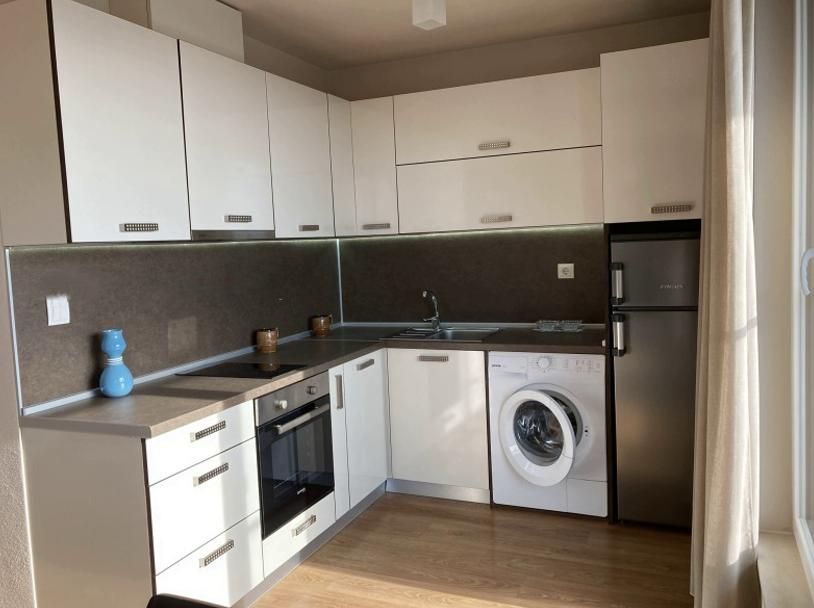 Дава се под наем Двустаен апартамент в София, Обеля 2 - 70 кв.м за 690 € - Снимка #2