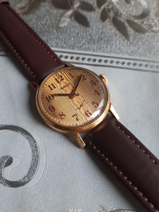 Позолоченные часы Победа