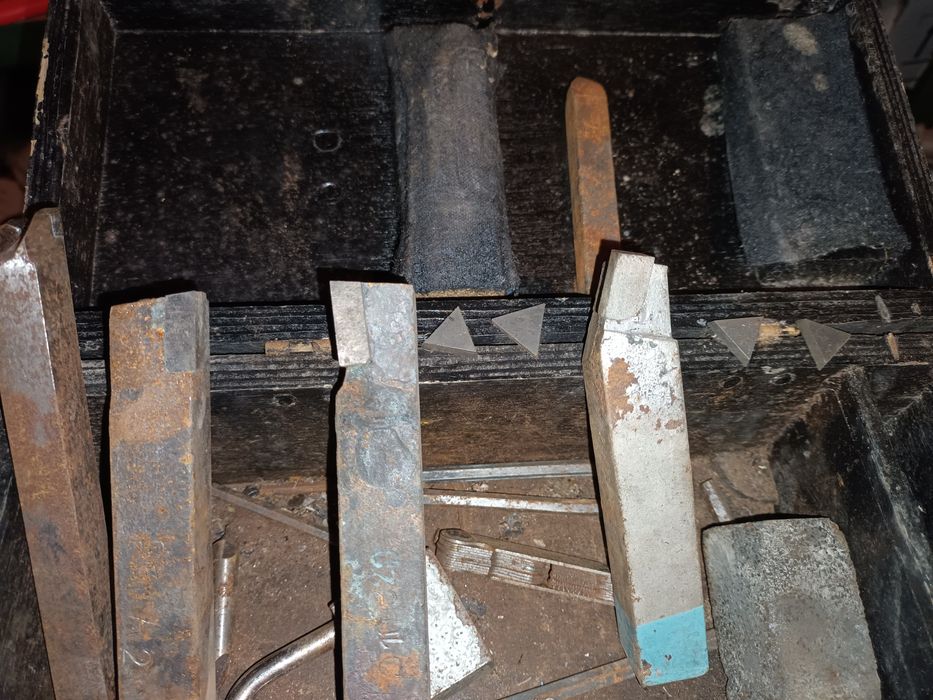 Cuțite și pastile pentru strung