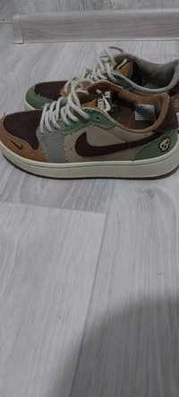 Продам nike sb dunk low voodoo