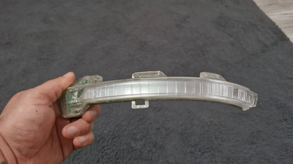 Semnalizari oglinzi passat b8