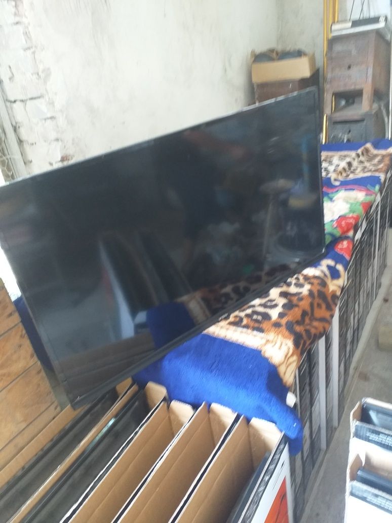 Продаются телевизоры Artel Samnung 42 43 размер 32 тоже есть , Т 2