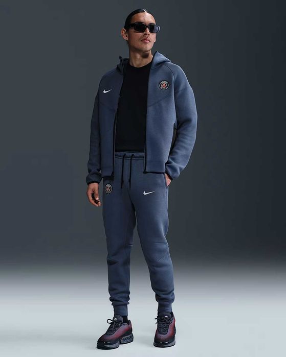 Nike Tech Fleece Paris Saint Germain Спортен Екип