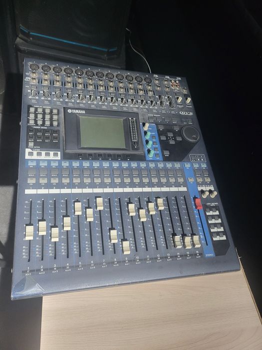 Цифровой микшерный пульт в хорошем состоянии YAMAHA возможен обмен