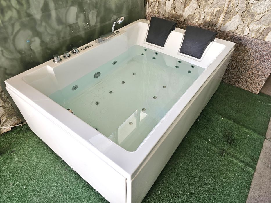 *Spa* Хидромасажна Вана (Джакузи) за Двама с Подгрев до 45°  1.80х1.20