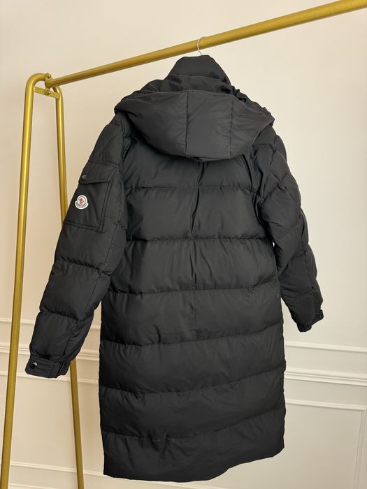 Пуховик Moncler