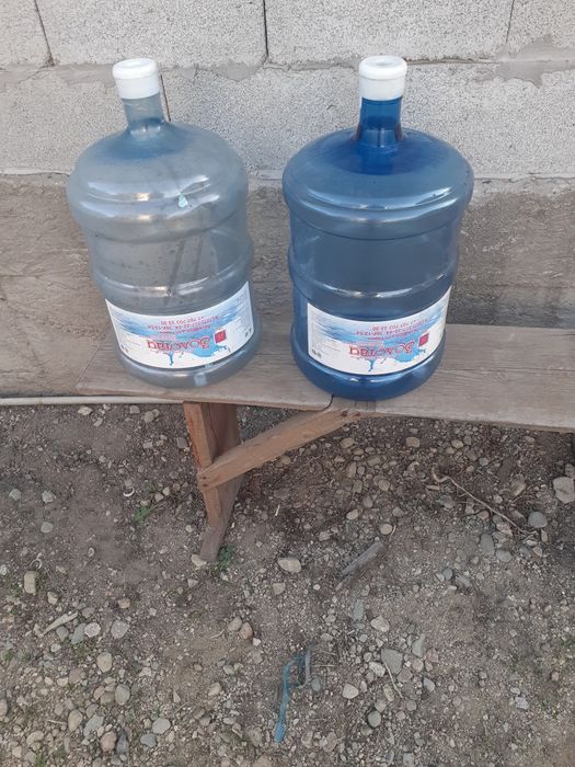 Продам пластиковые бутыли из под воды