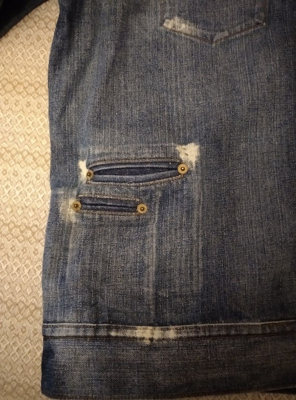 Продам джинсовую куртку , размер 48-50 Бренд ANNIVERSARY COLLECTION